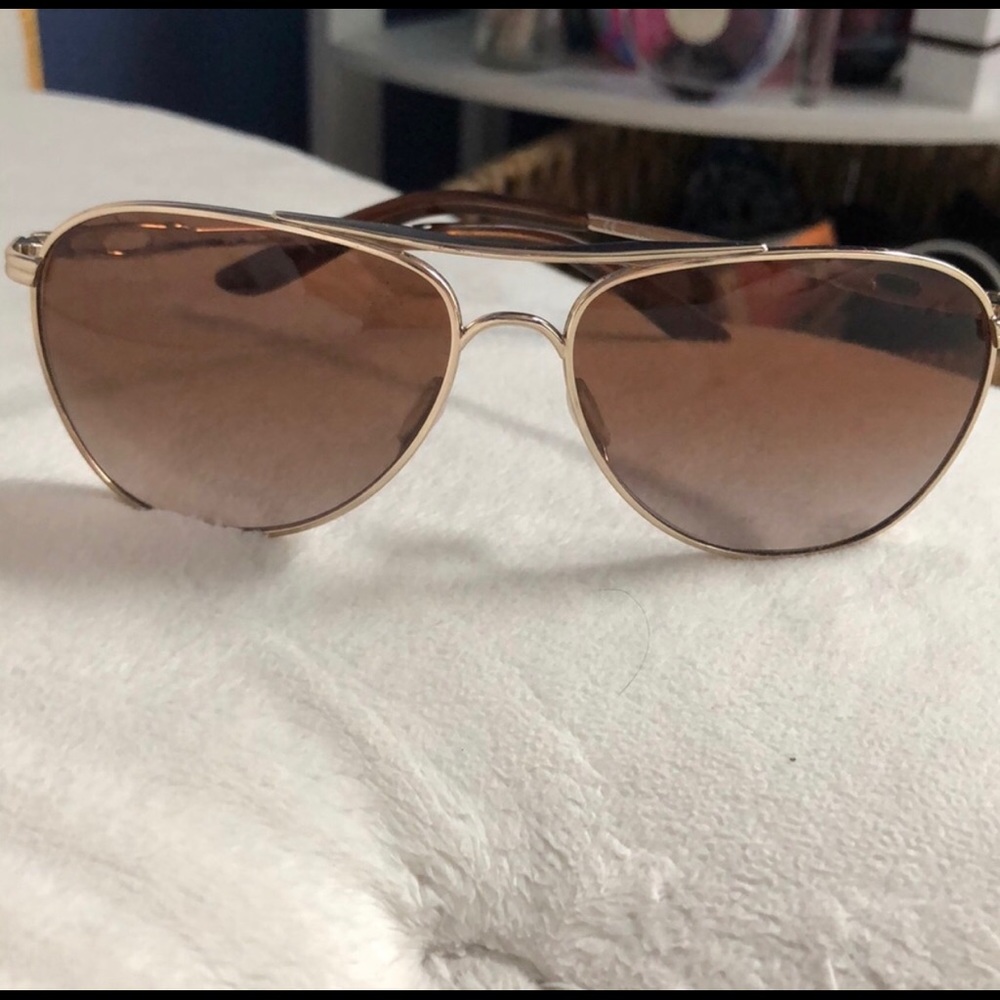 Oakley Aviator Sun  Glasses (daisy chain)